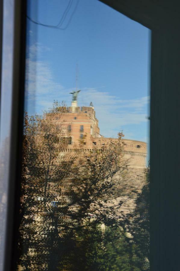 Una Finestra Su Castel Sant'Angelo Roma Dış mekan fotoğraf